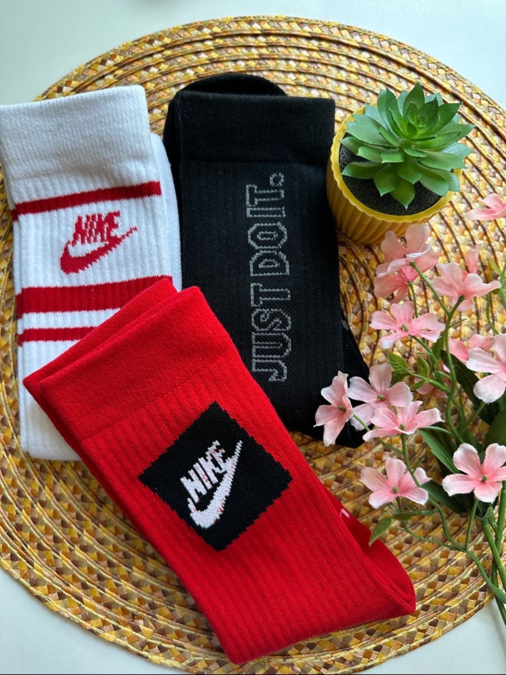 Nike Crew Socks Trio in Red, White & Black